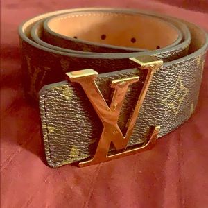 Louis Vuitton size 85/34